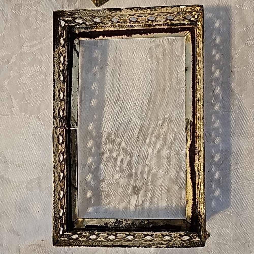 VINTAGE FILIGREE ORMOLU VANITY TISSUE BOX JEWELED MID CENTURY - Picture 5 of 5